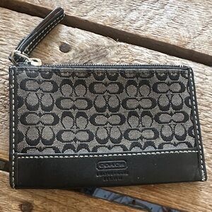 Coach Black and Tan Signature Change Purse
